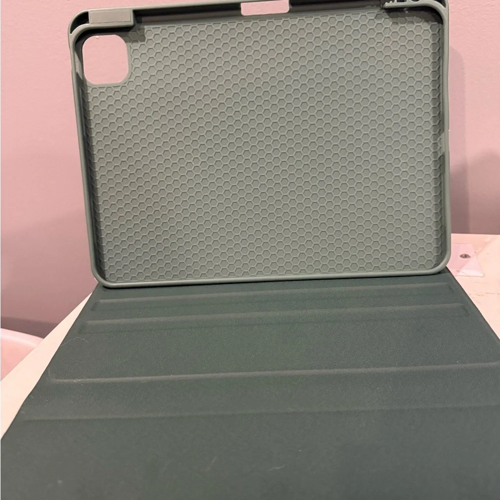 Sleek Mint Green Tablet Case